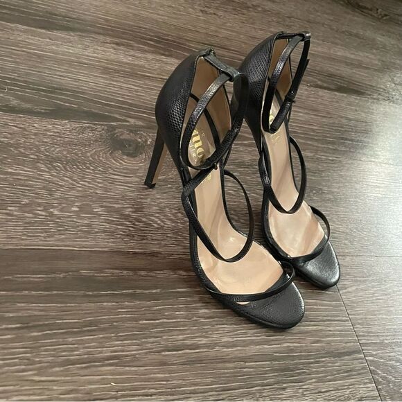 The mode collective Triple Strap Sandal in Black Lizard - Picture 4 of 7